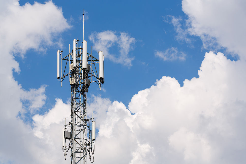 LA NOUVELLE ANTENNE RELAIS DE FREE MOBILE INSTALLÉE A BUHY FONCTIONNE !